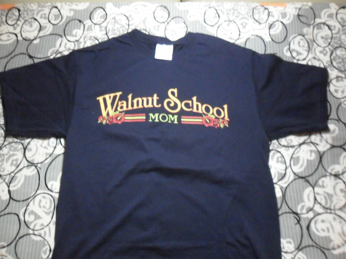 Medium NWOT Walnut School Mom T Shirt