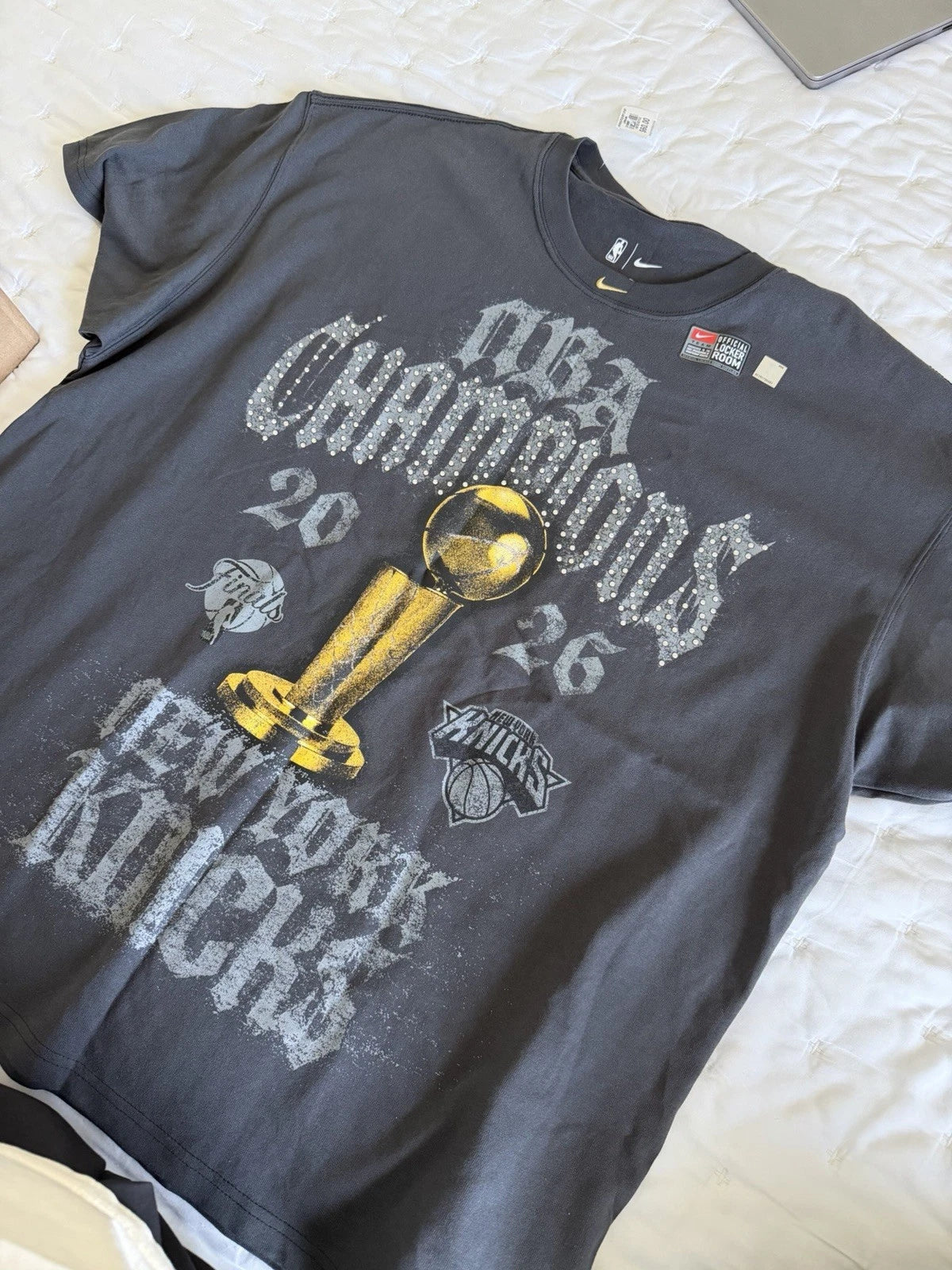 Nike NBA Champions New York Knicks 2026 Crystal Rhinestone T Loose Fit Black XXL