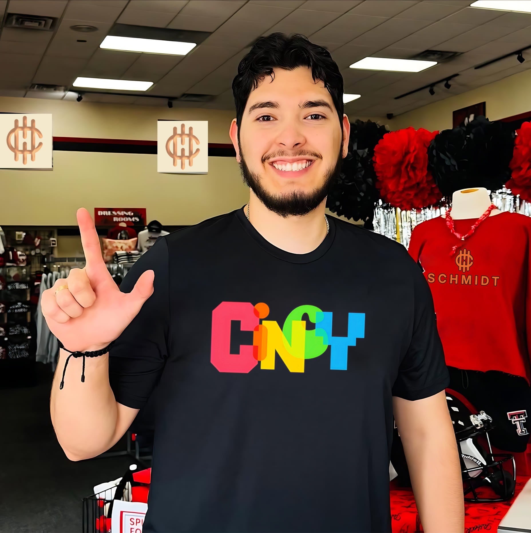 Cincy Overlap Love is everything shirt