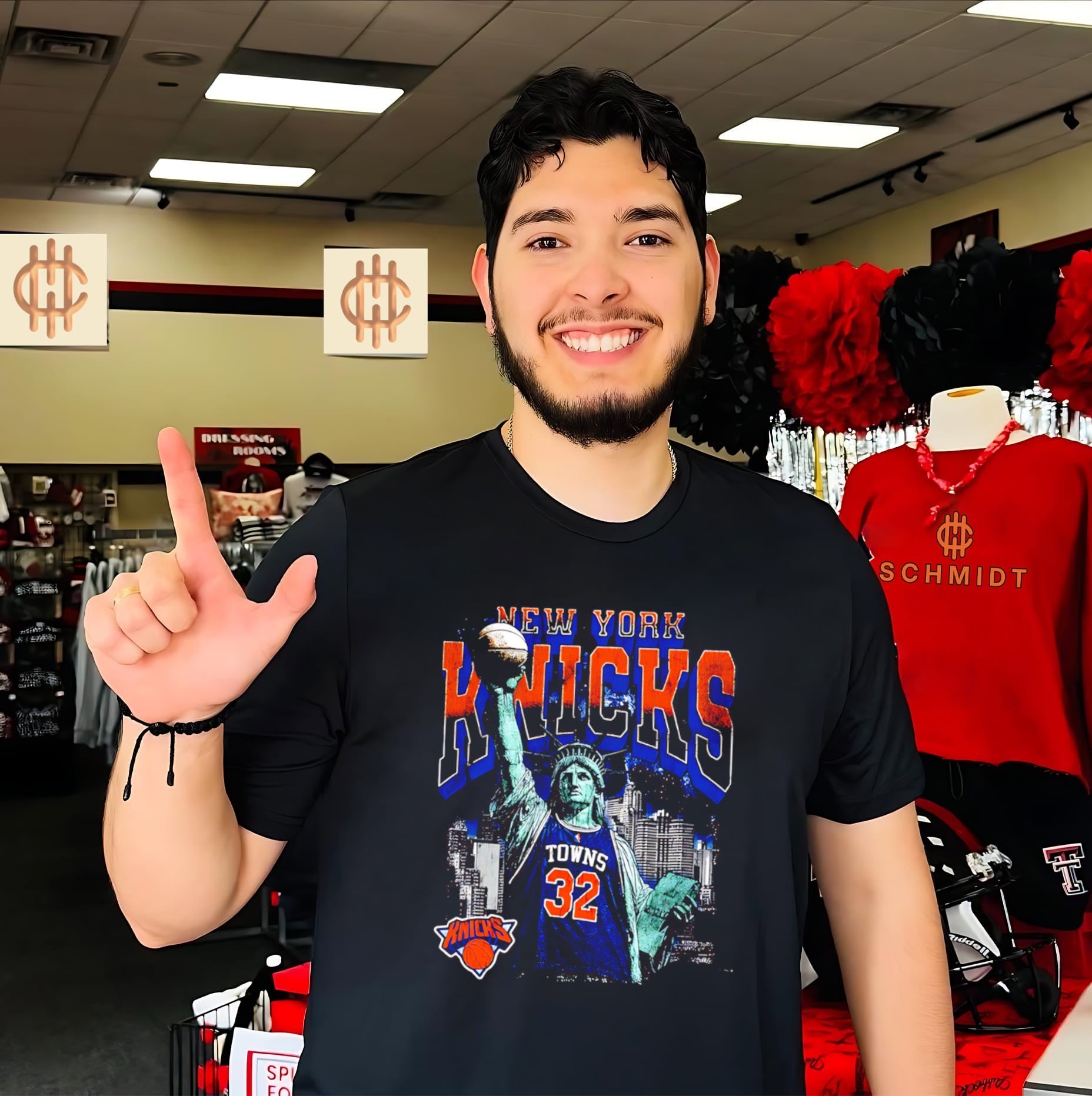 Karl-Anthony Towns New York Knicks Statue Of Liberty vintage shirt
