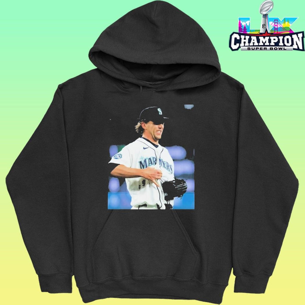 Mariners Catch Ball in Shirt
