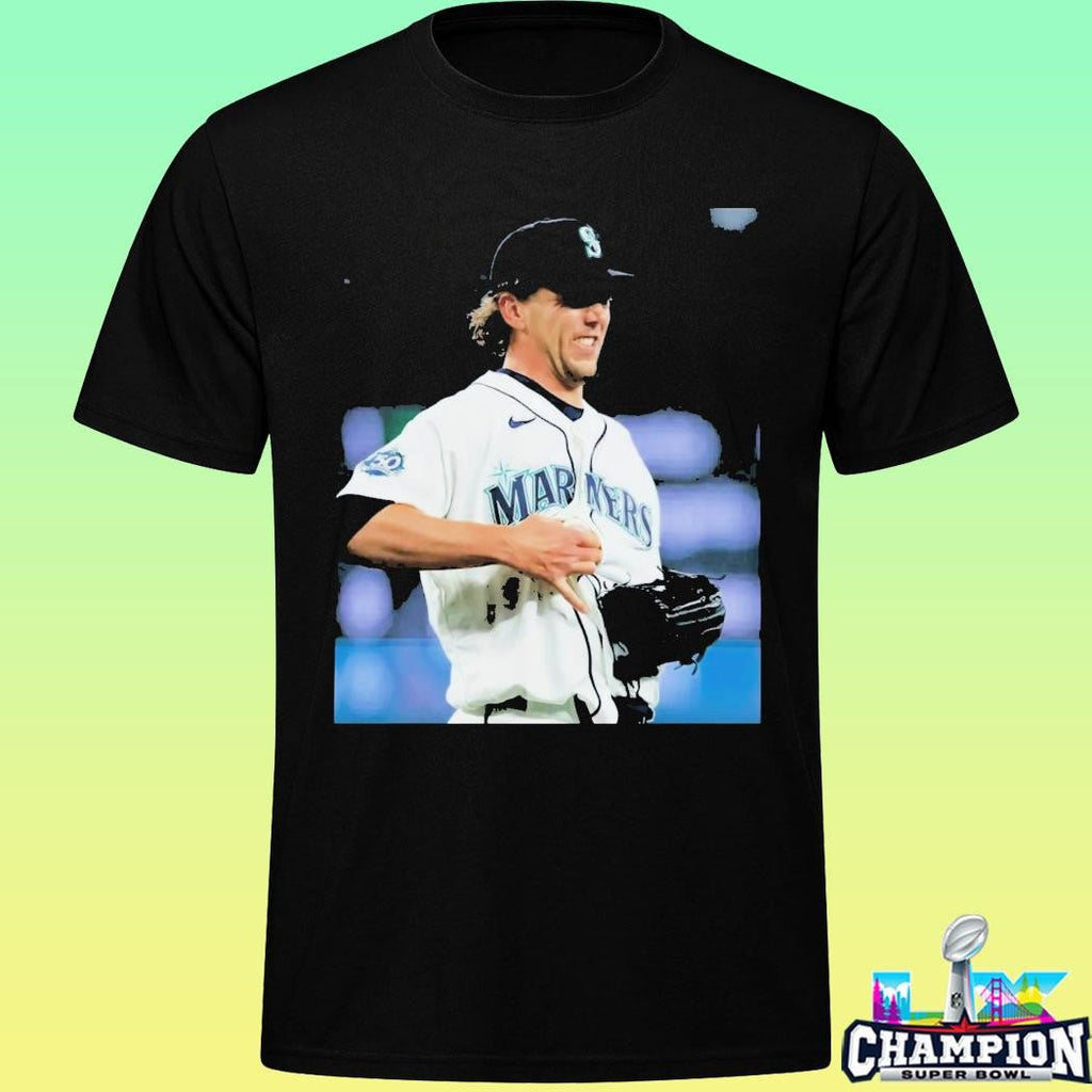 Mariners Catch Ball in Shirt