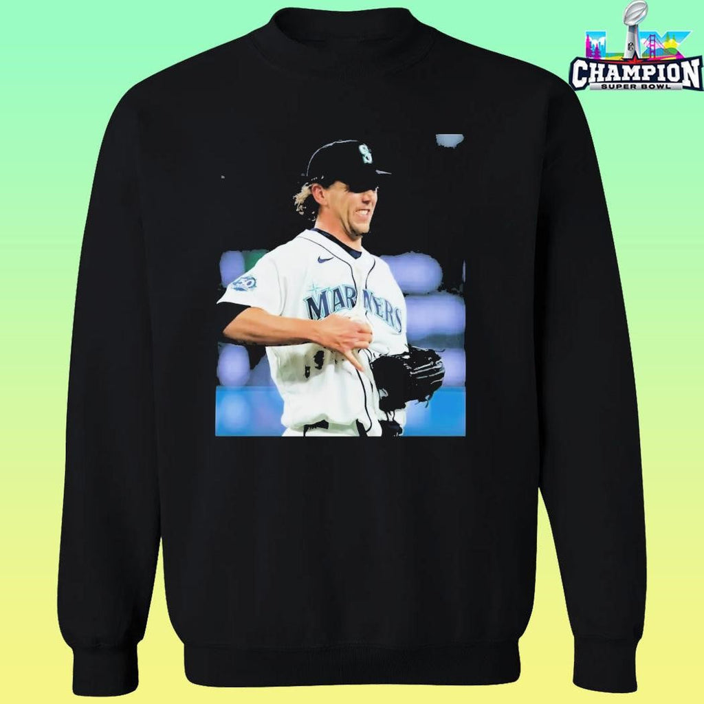 Mariners Catch Ball in Shirt