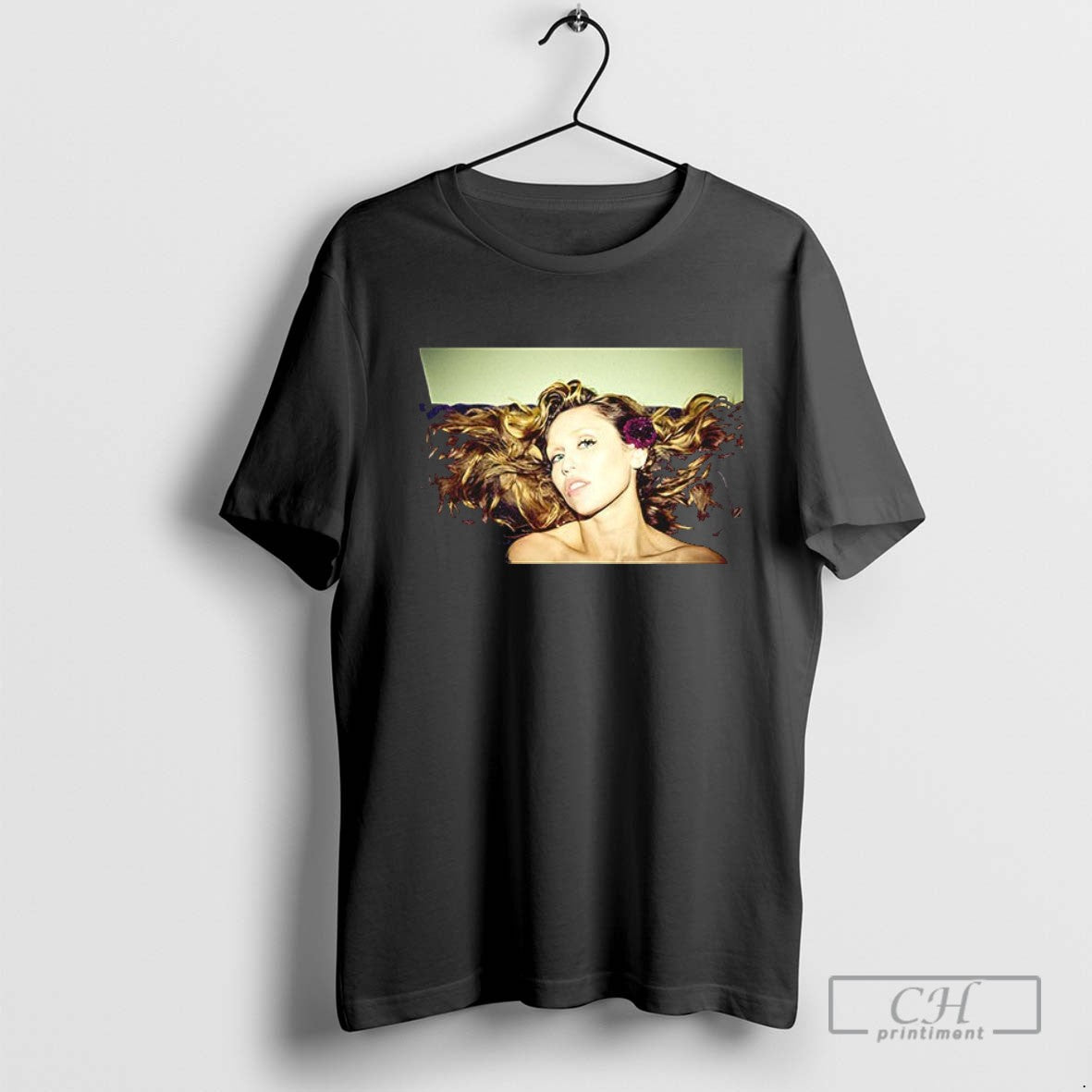 Miley Cyrus Sends Flowers And A Handwritten Screets T Shirt Sweater