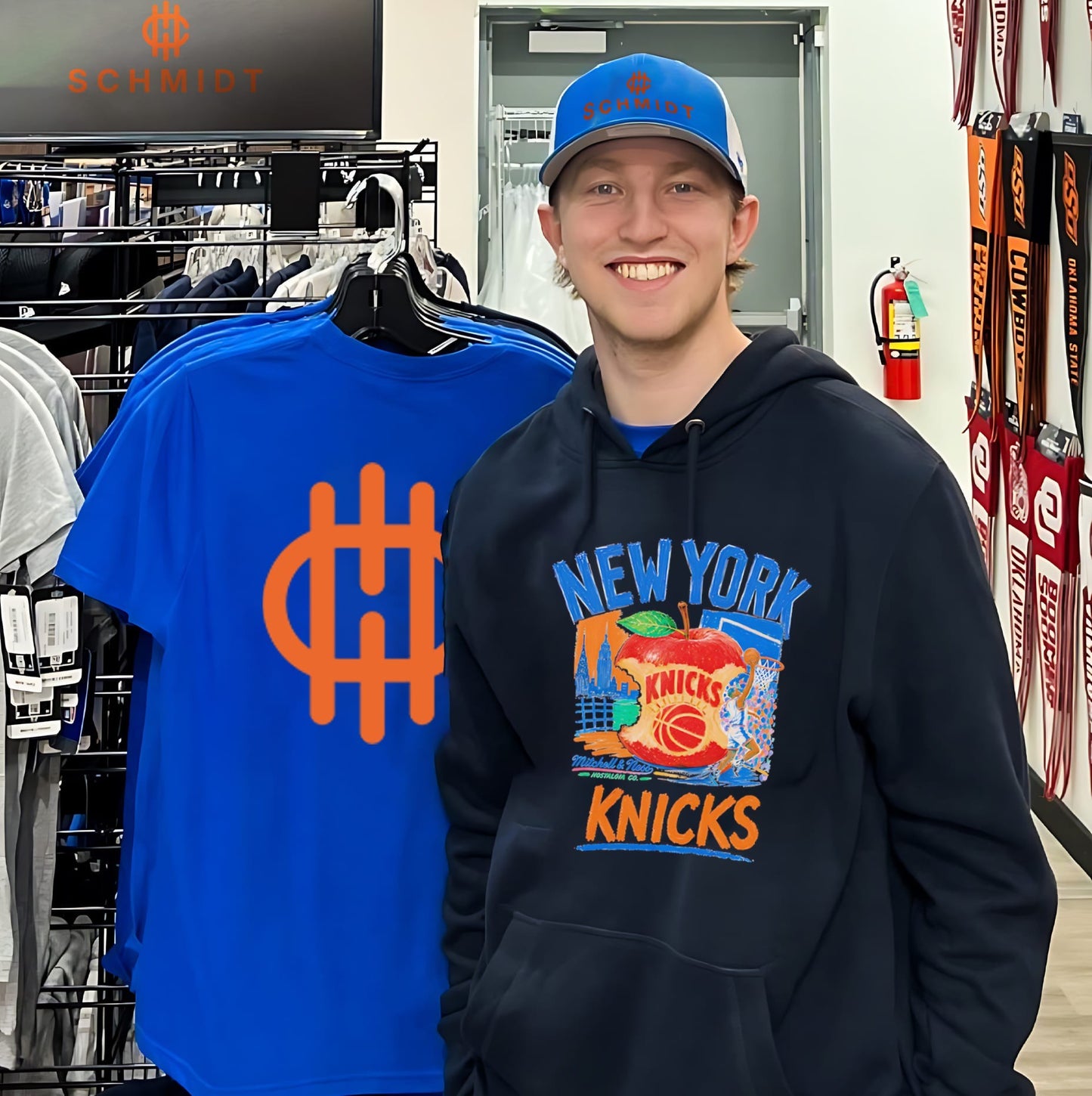 New York Knicks Concrete Apple Chalked Up shirt
