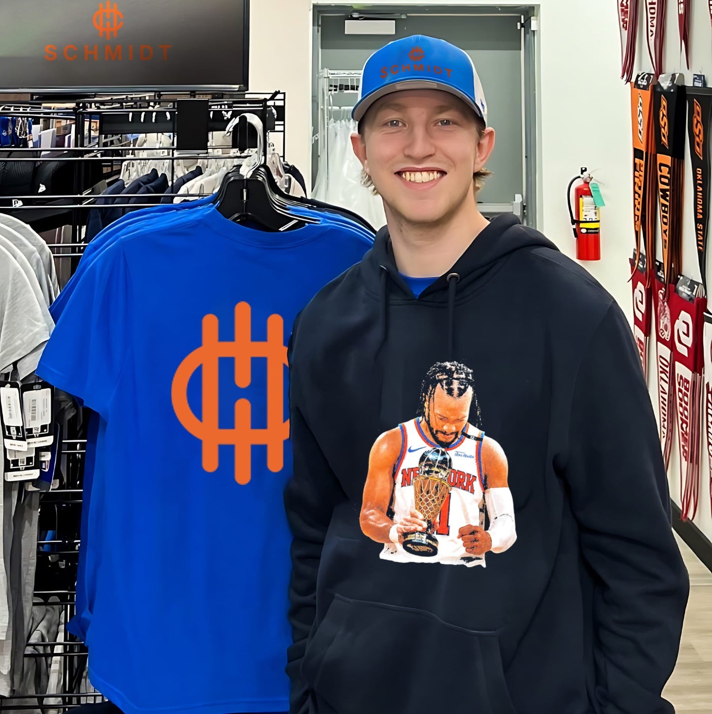 New York Knicks Jalen Brunson holding trophy retro shirt