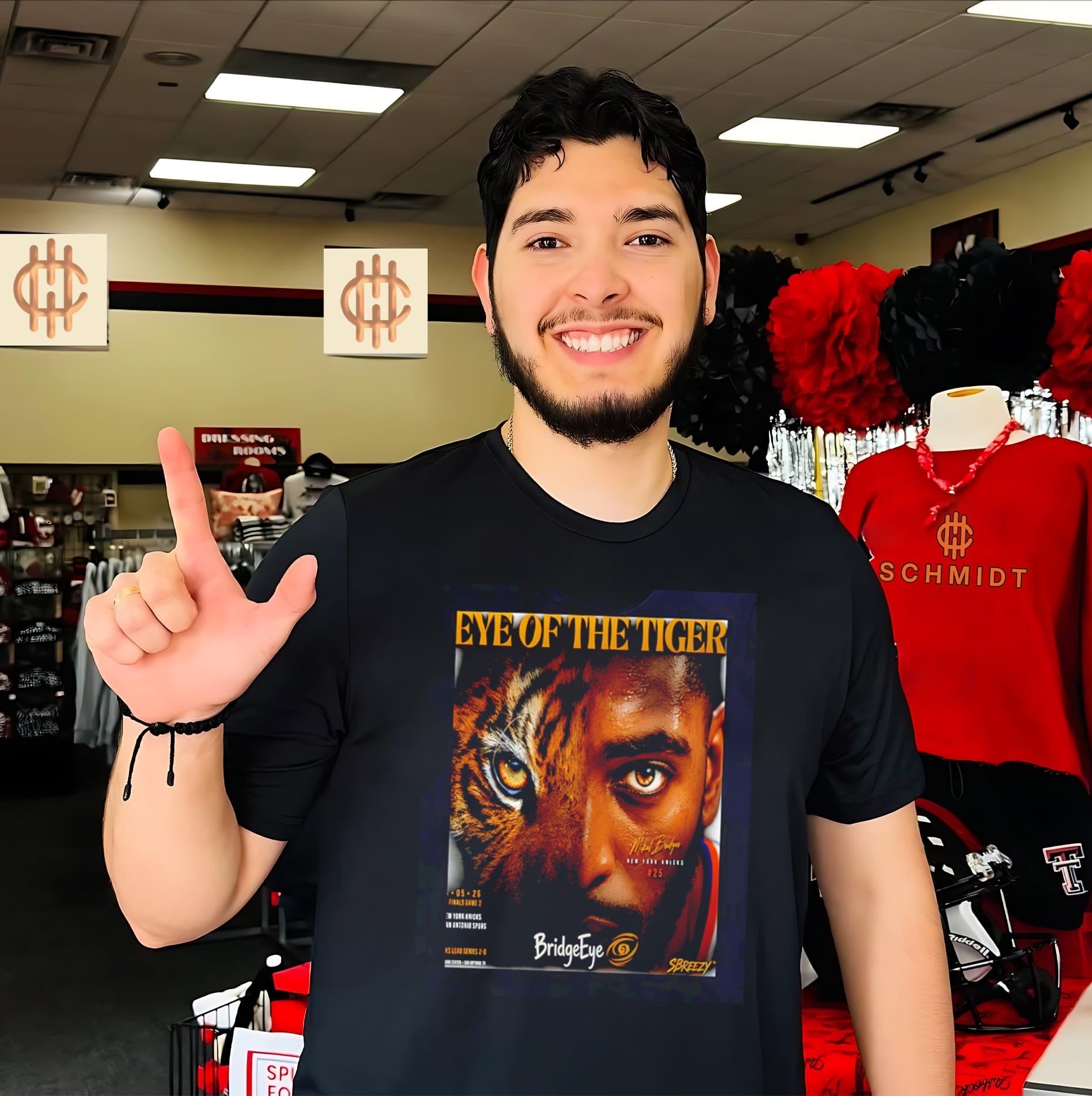 New York Knicks Mikal Bridges eye of the tiger graphic shirt