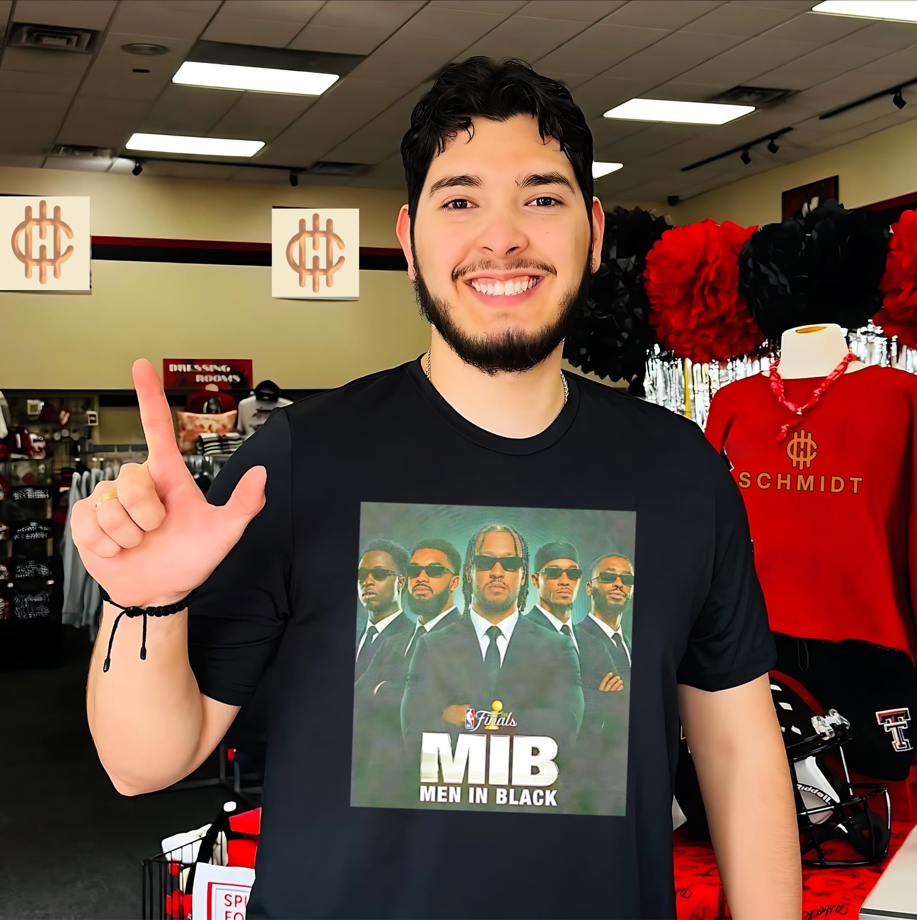 New York Knicks features Men In Black gangsta poster shirt