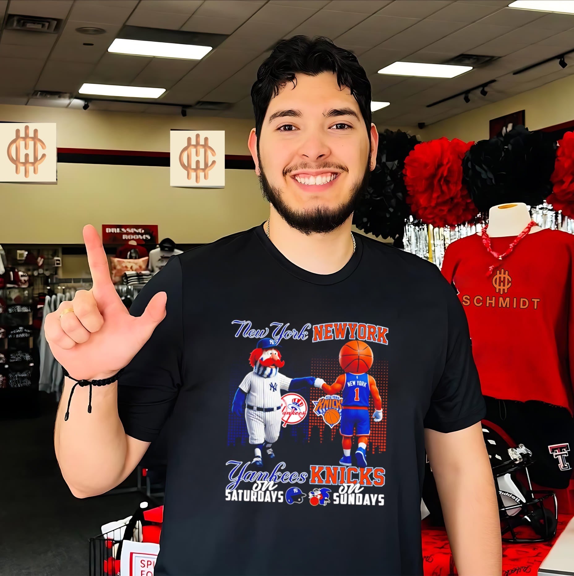 New York Yankees on Saturdays Vs New York Knicks on Sundays mascot skyline shirt