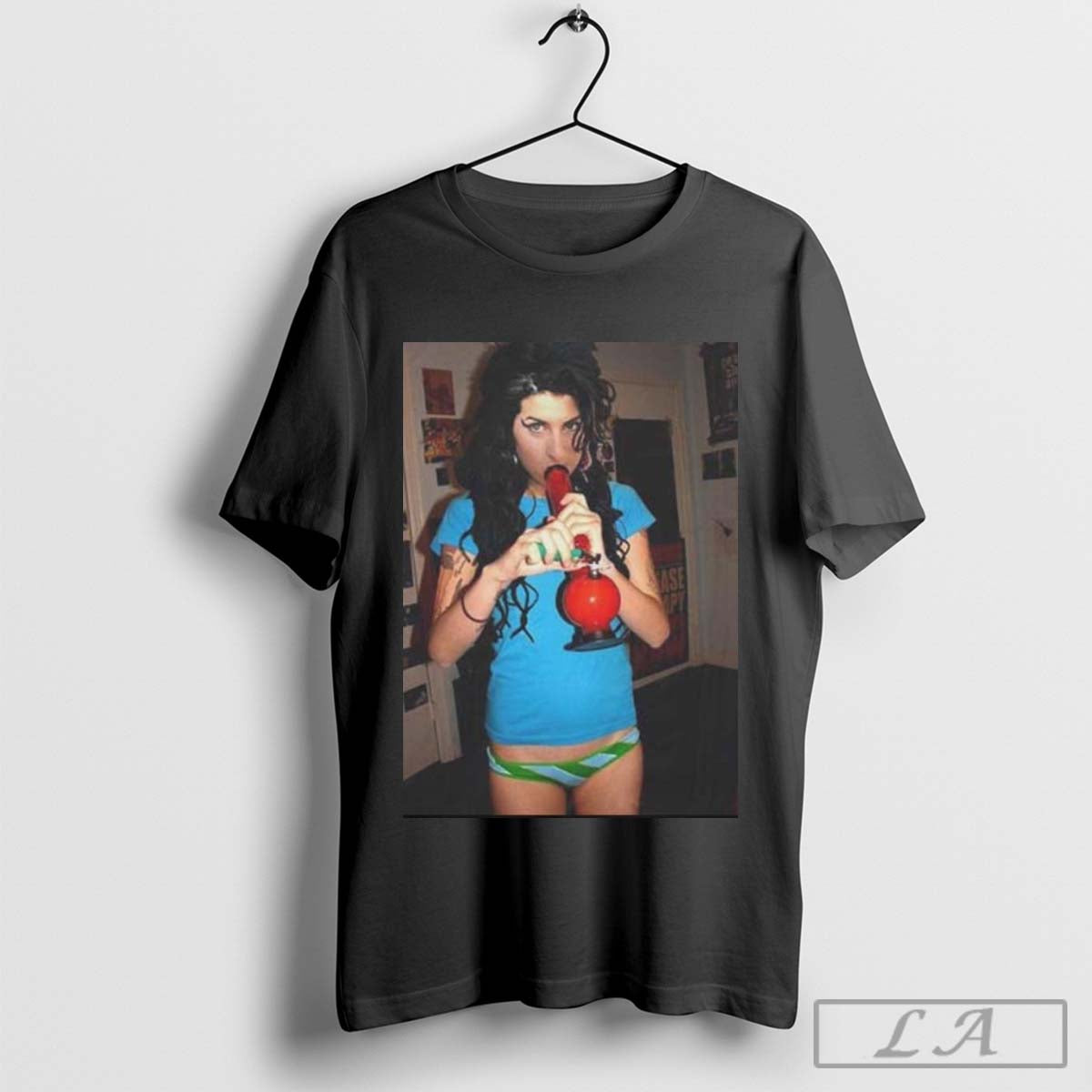 Official Amy Winehouse Smoking Bong