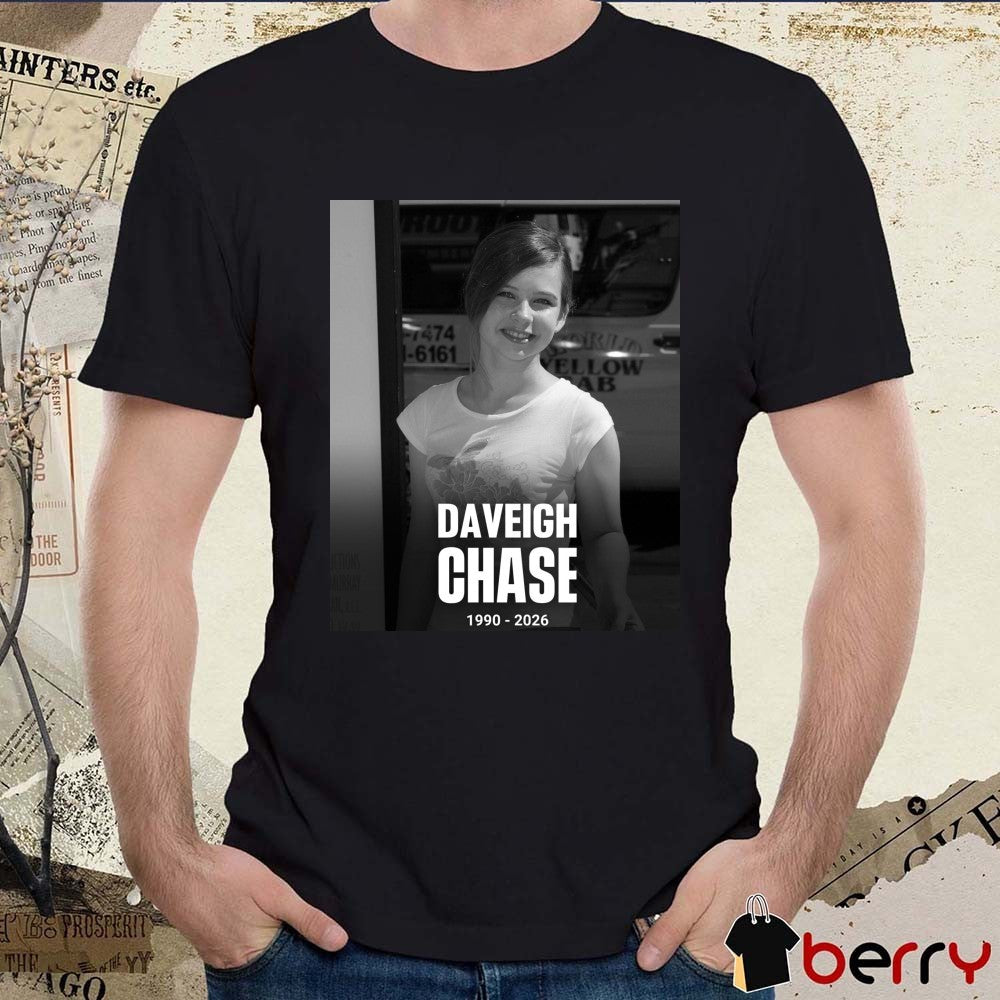 Daveigh Chase 1990 – 2026 Staatues Poster t-shirt