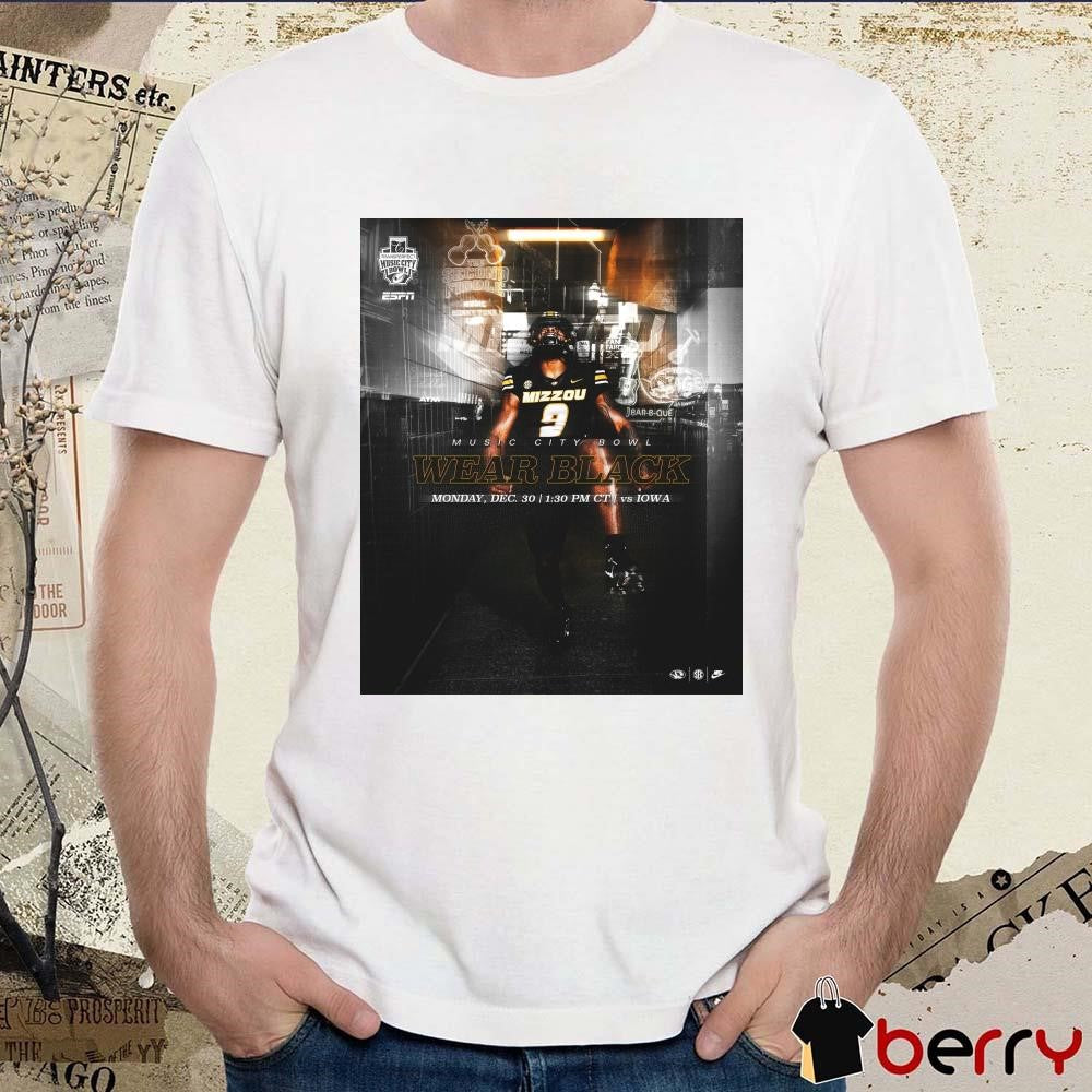 Poster Missouri Tigers Vs Iowa Hawkeyes Transperfect Music City Bowl Wear Black Monday Dec. 30 t-shirt