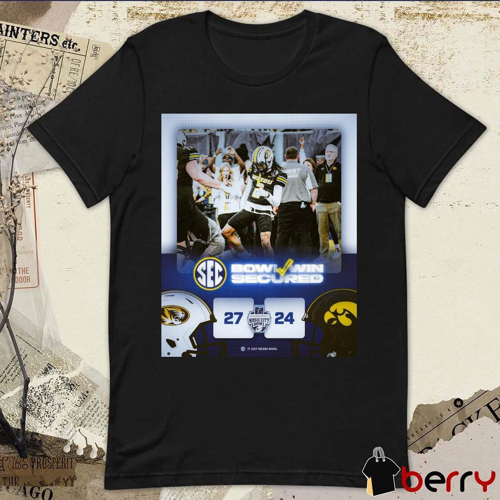 Poster Missouri Tigers vs Iowa Hawkeyes 27 – 24 Score 2024 Transperfect Music City Bowl Champs It Just Means More t-shirt