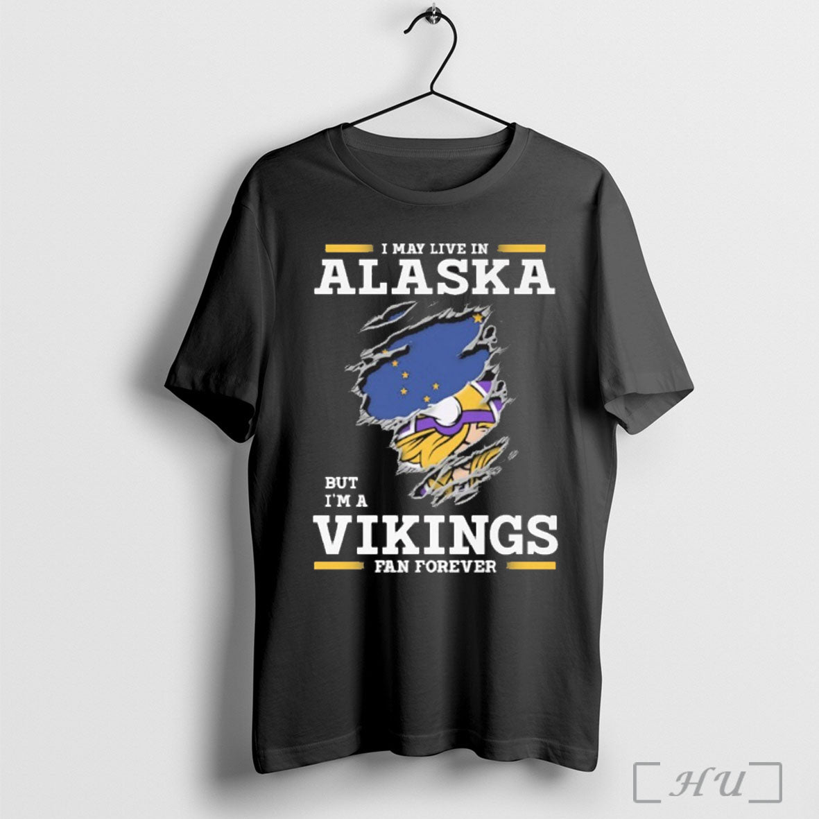 Officials I May Live In Alaska But Im A Vikings Fan Forever T Shirt