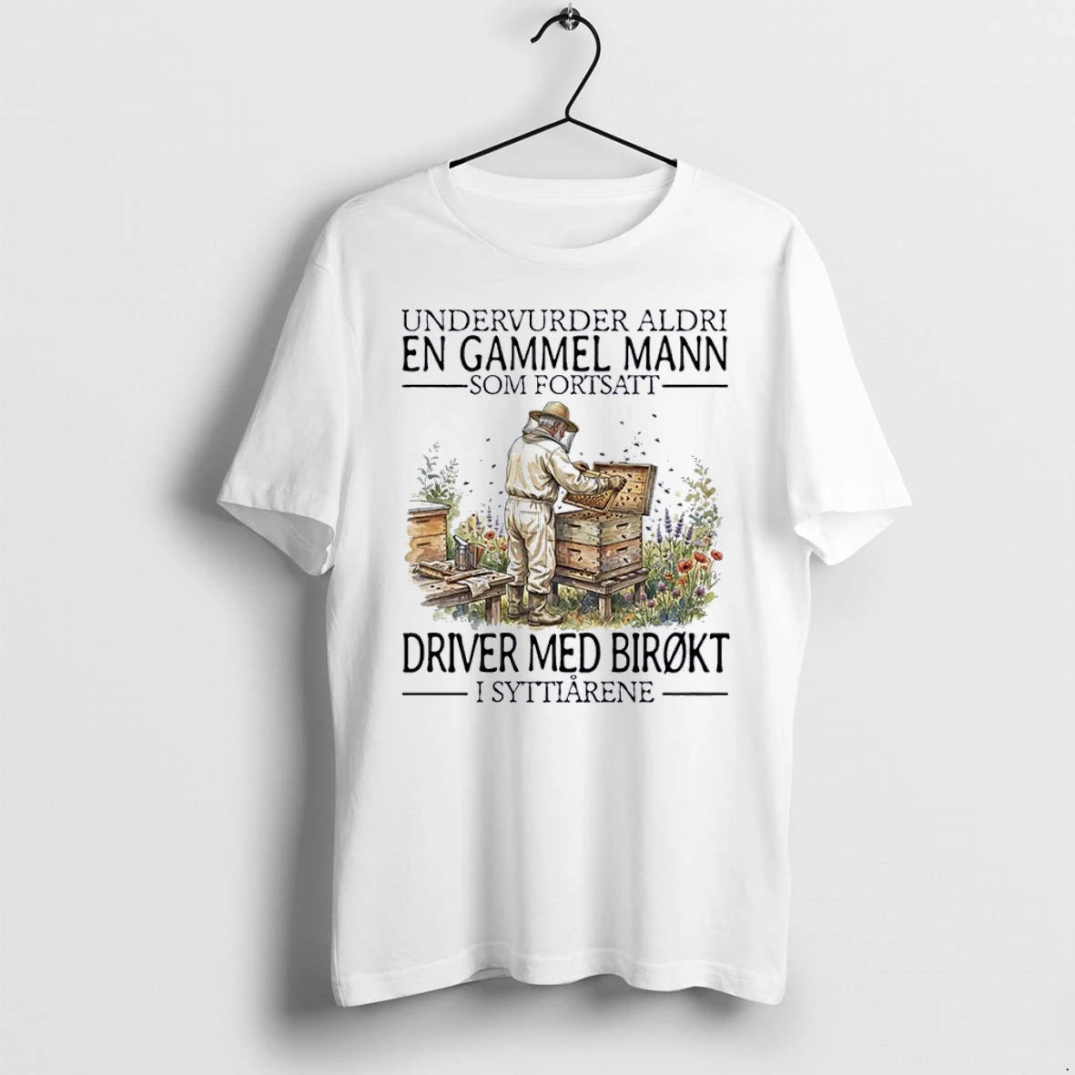 Officials Undervurder Aldri En Gammel Mann Som Fortsatt Driver Med Birokto Front T Shirt Sweater