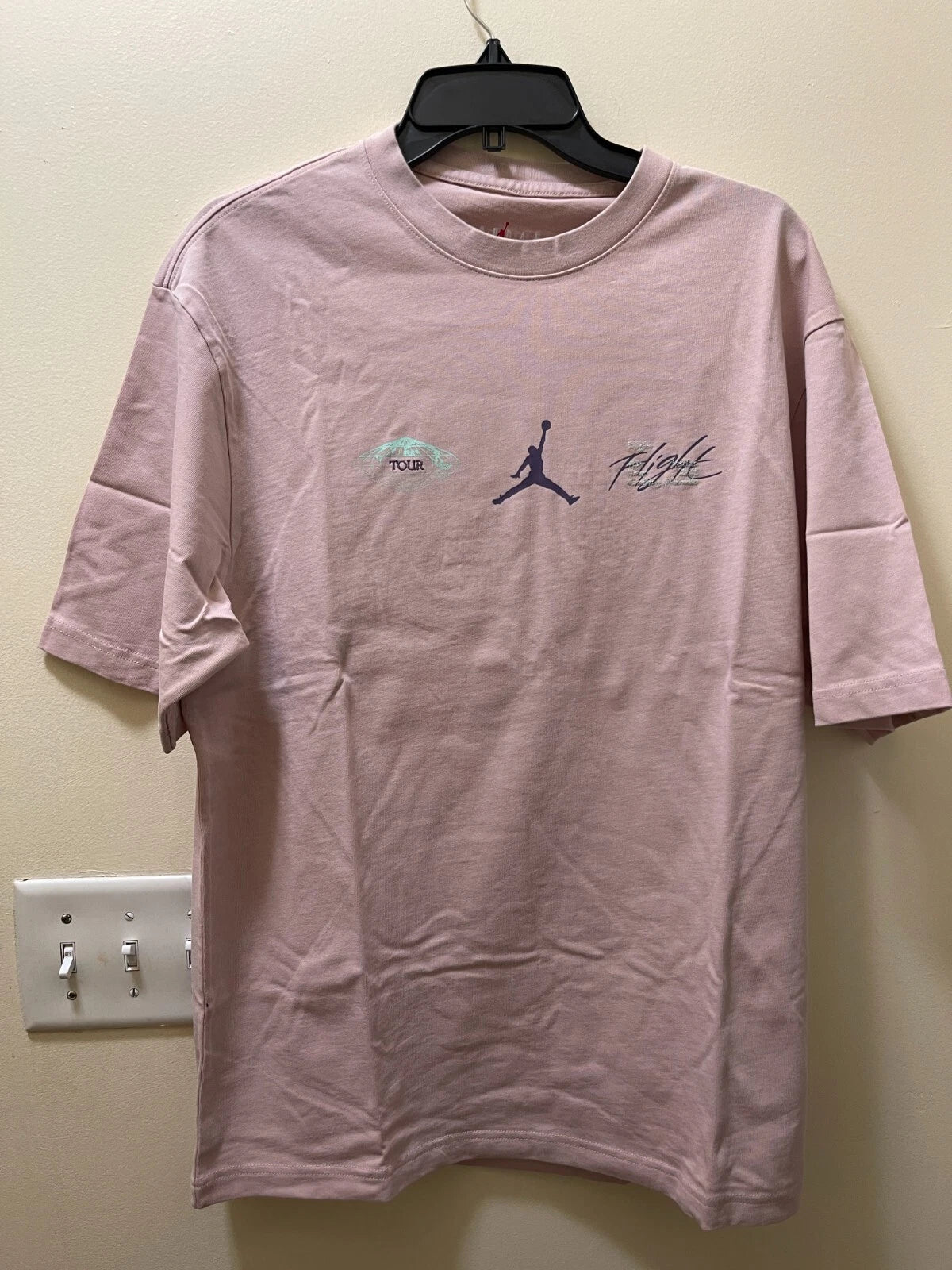 Jordan T-Shirt Men's Medium Beige Graphic Bulls 23 Short Sleeve DM1444-601 S224