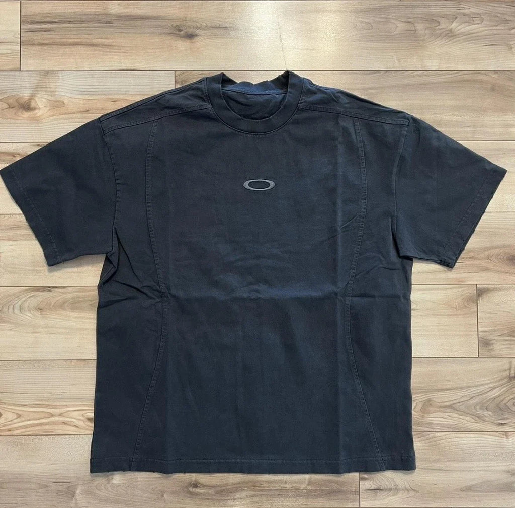 Oakley Men's Vintage T-Shirt Center Logo Graphic Size X-Large