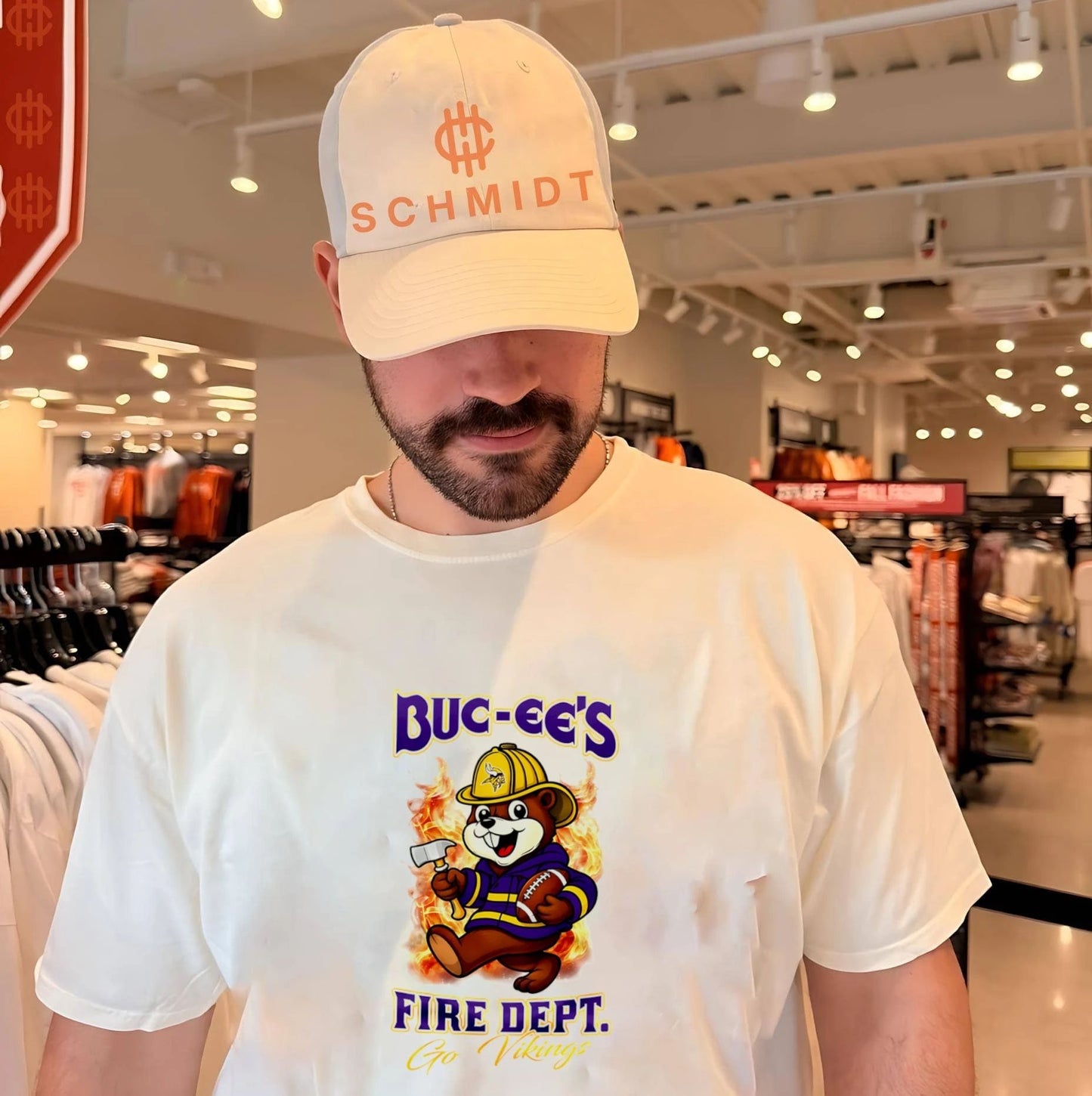 Minnesota Vikings Buc-Ee’s Fire Dept go Bears Firefighter Strong shirt
